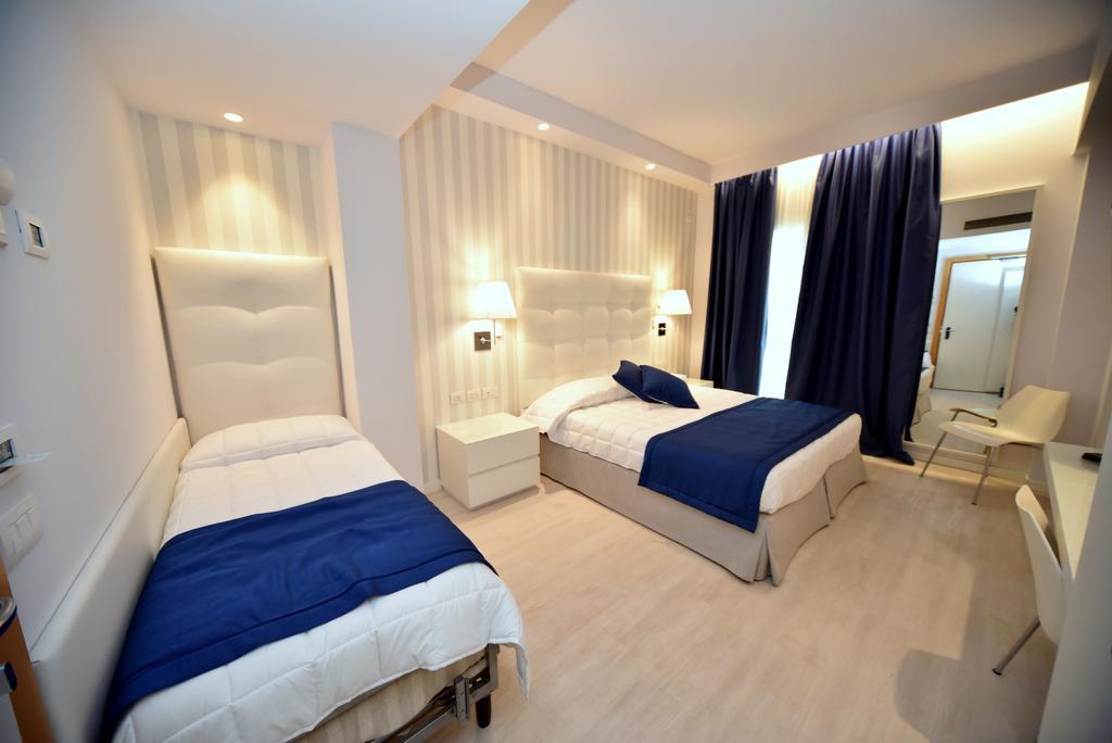 Hotel Fedora ริชชิโอเน ภายนอก รูปภาพ