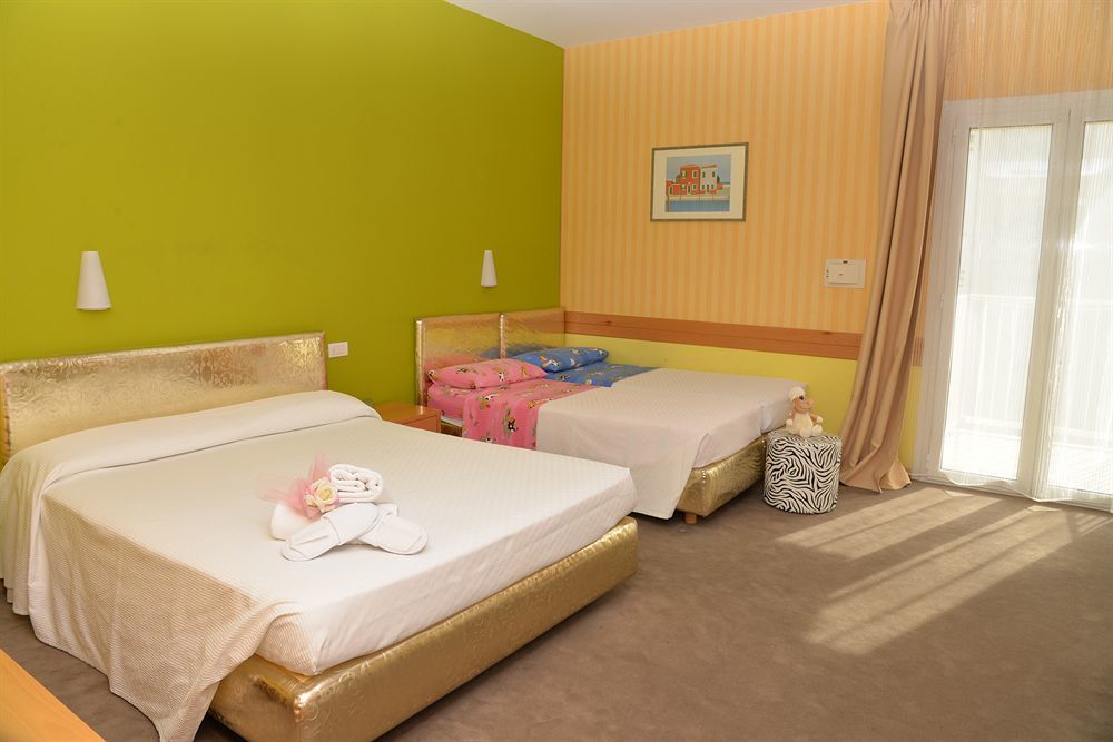 Hotel Fedora ริชชิโอเน ภายนอก รูปภาพ