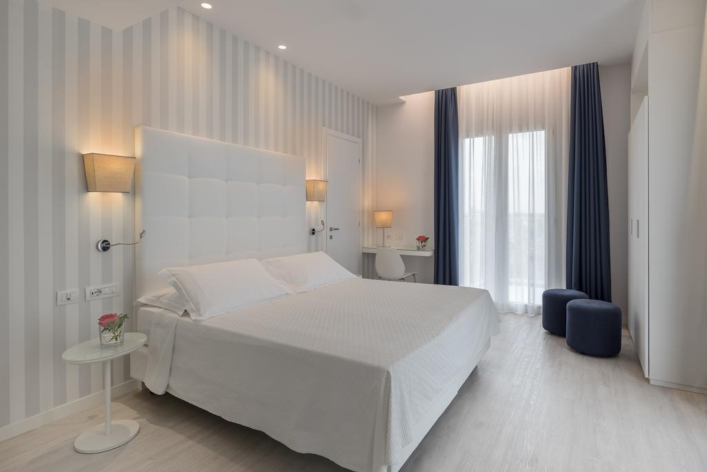 Hotel Fedora ริชชิโอเน ภายนอก รูปภาพ
